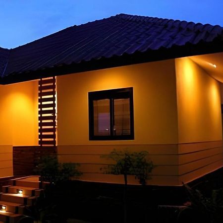 Tanisa Resort Chumphon Bagian luar foto