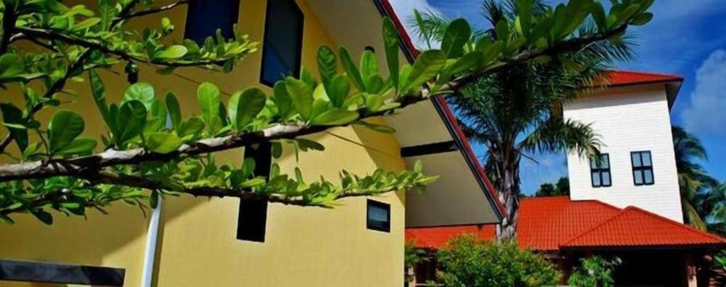 Tanisa Resort Chumphon Bagian luar foto
