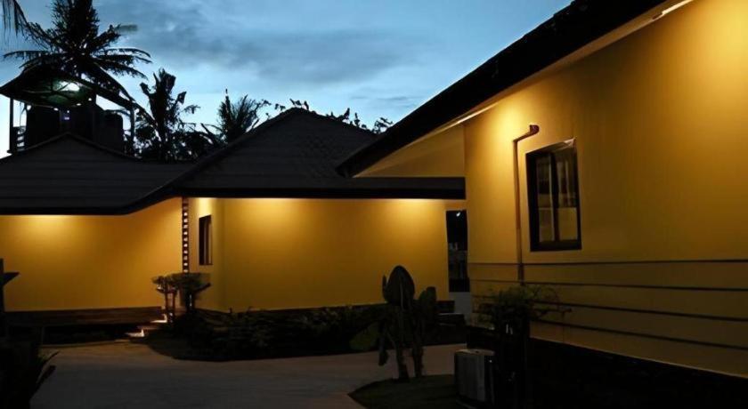 Tanisa Resort Chumphon Bagian luar foto