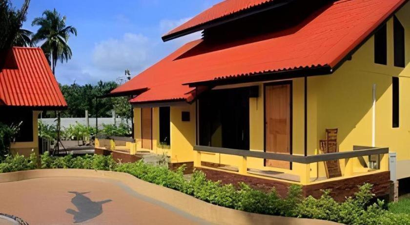 Tanisa Resort Chumphon Bagian luar foto