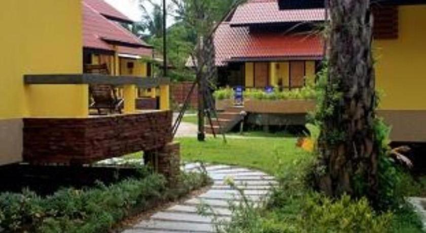 Tanisa Resort Chumphon Bagian luar foto