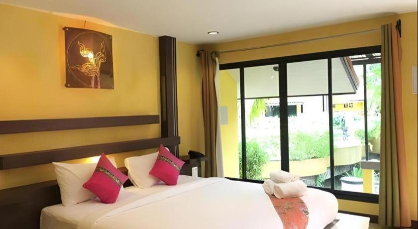 Tanisa Resort Chumphon Bagian luar foto