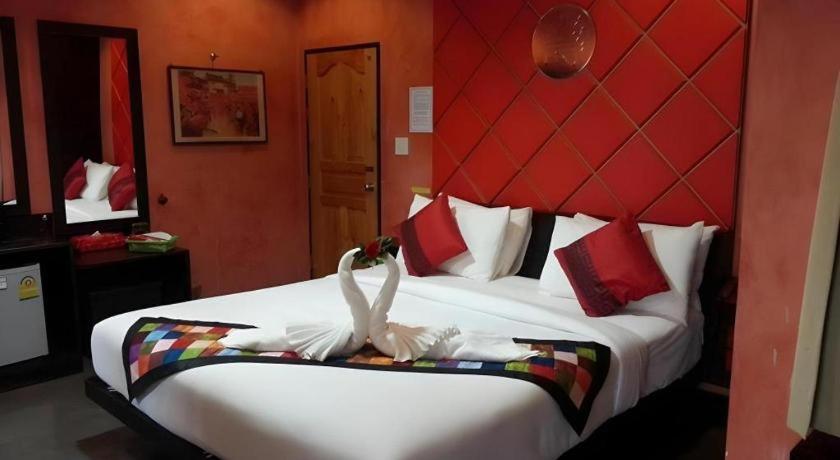 Tanisa Resort Chumphon Bagian luar foto