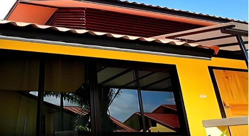 Tanisa Resort Chumphon Bagian luar foto
