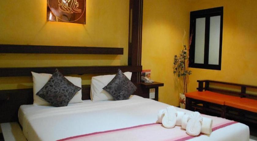 Tanisa Resort Chumphon Bagian luar foto