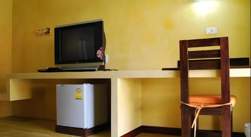 Tanisa Resort Chumphon Bagian luar foto