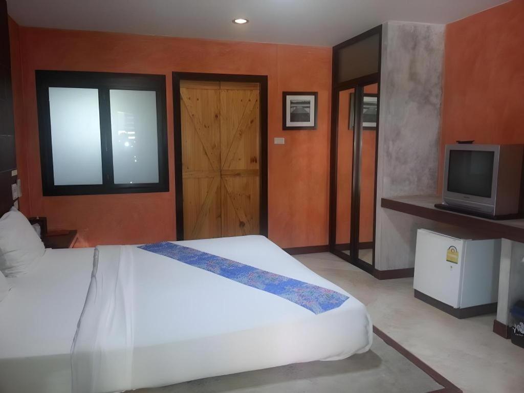 Tanisa Resort Chumphon Bagian luar foto